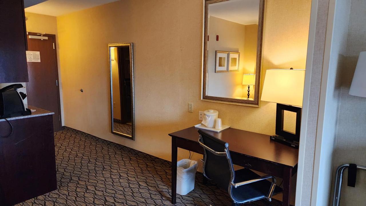 Wingate By Wyndham Kittanning Hotel Exterior foto